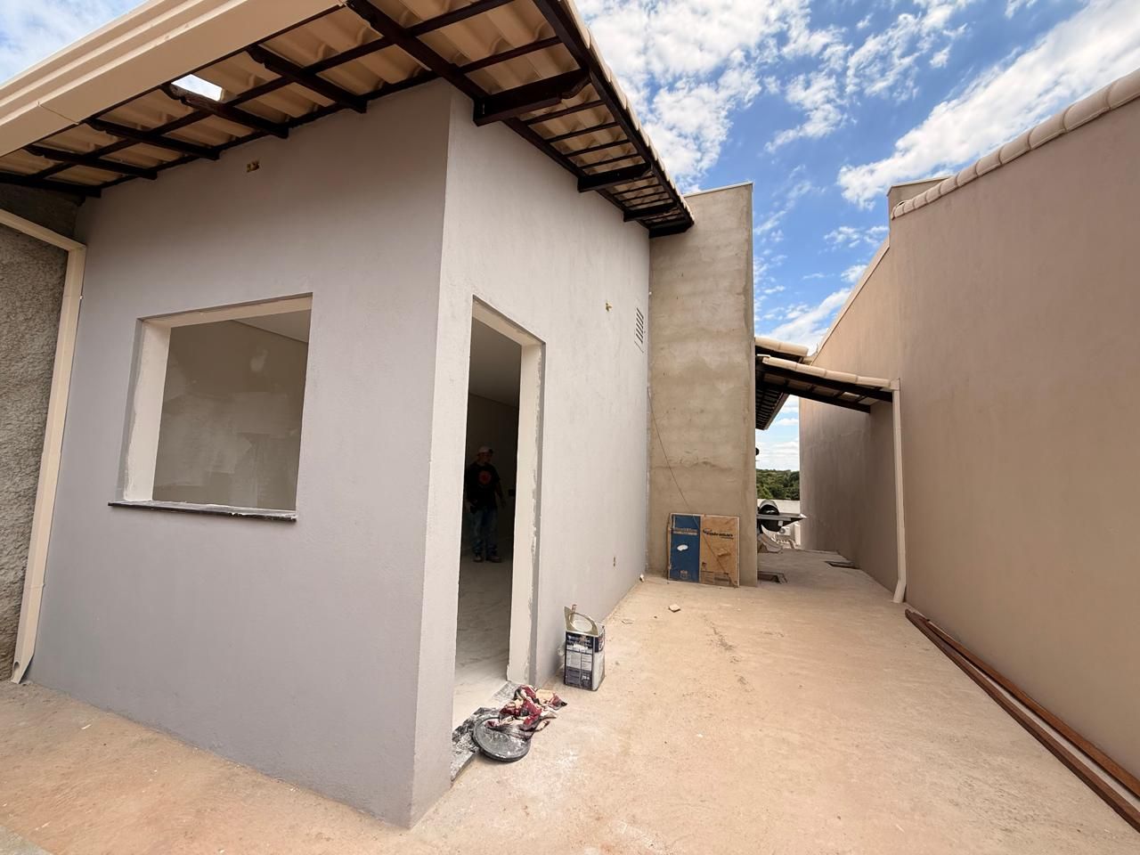 Casa individual moderna meio lote em São Joaquim de Bicas